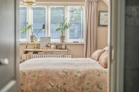 1348020-28-68b5ca...