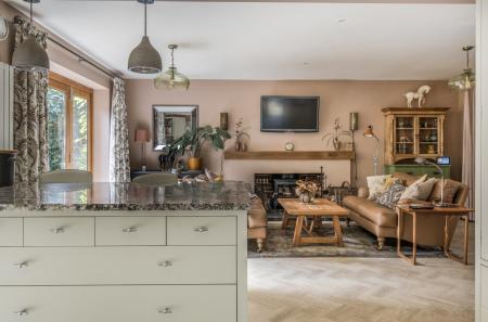 1348020-33-68b5ca...