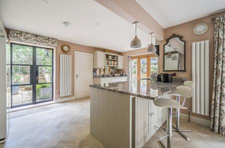 1348020-16-68b5c8...