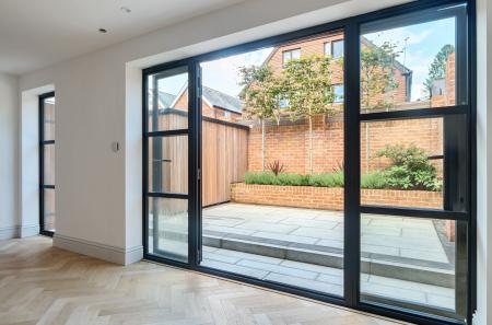 1339575-5-689dded...