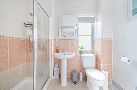 1373110-5-6904dc4...