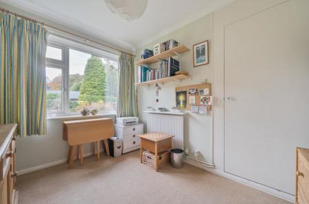 1375227-21-690b28...