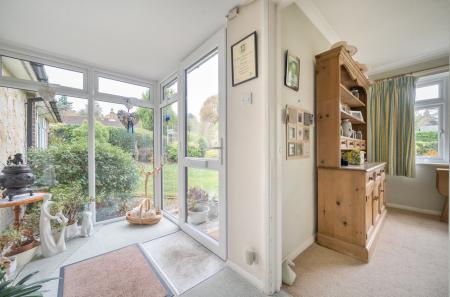 1375227-14-690b28...