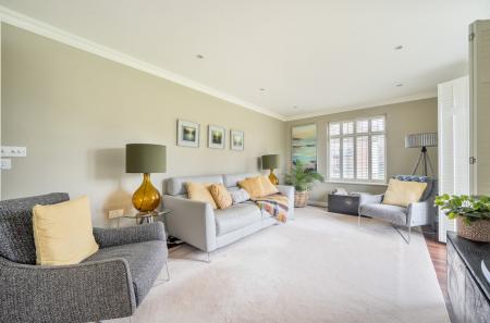 1375630-14-690dc6...