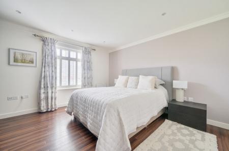 1375630-8-690dc57...