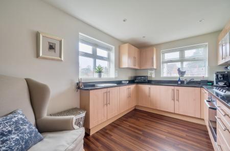 1375630-20-690dc7...