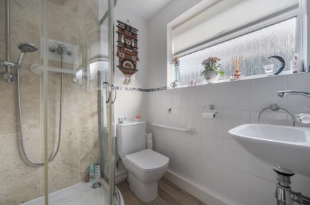 1381173-13-691af9...