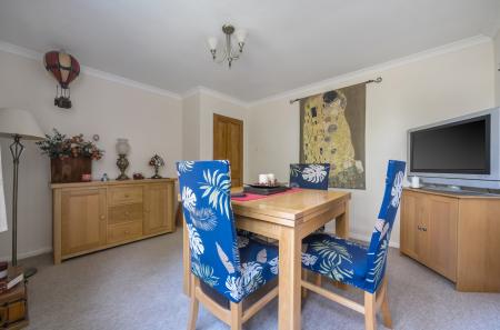 1381173-15-691af9...