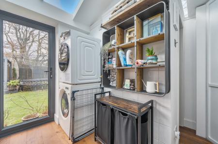 1384343-20-6925b2...