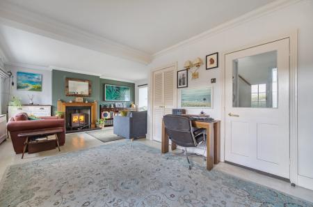 1384343-8-6925b14...