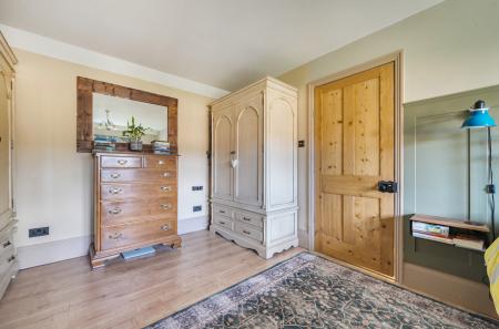 1384343-21-6925b3...