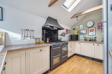 1384343-7-6925b14...