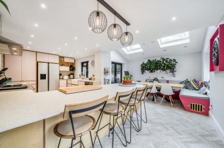 1387259-14-693867...