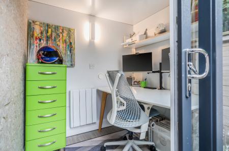 1387259-1-693867a...