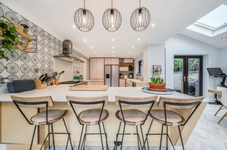 1387259-13-693867...