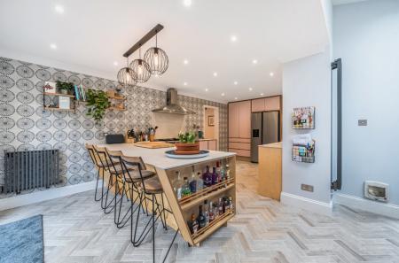 1387259-11-693867...