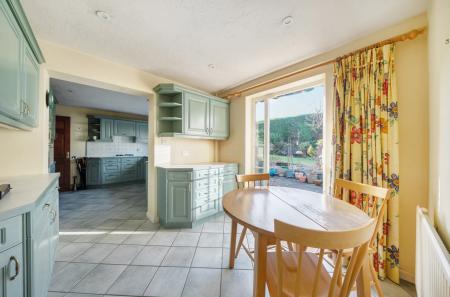 1393391-8-69453b1...