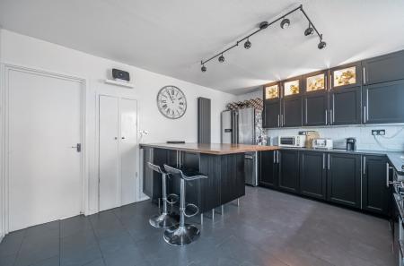 1398119-9-696a61d...