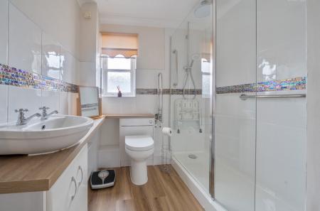 1401372-7-696e3f8...