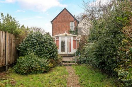 1399938-5-696f590...