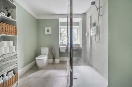 1400647-7-696e1bd...