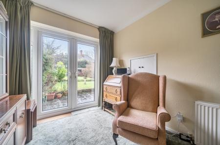 1400806-12-697247...