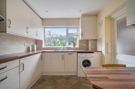 1400806-11-697247...