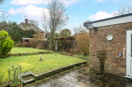 1400806-6-6972469...