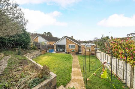 1415990-6-69930a7...