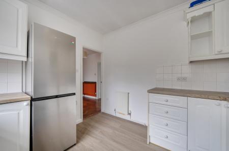 1416646-4-6995a6d...