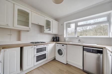 1416646-5-6995a6e...