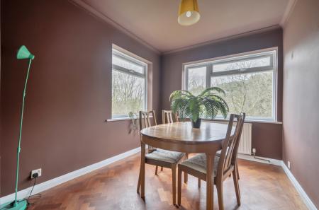 1416646-12-6995a8...