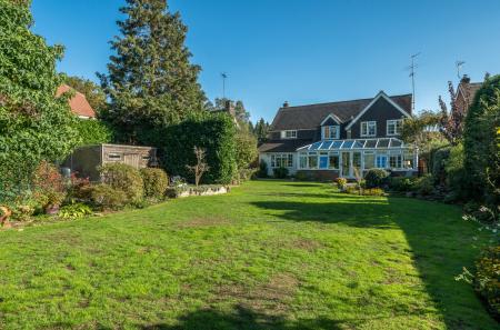 1353792-21-68ce90...