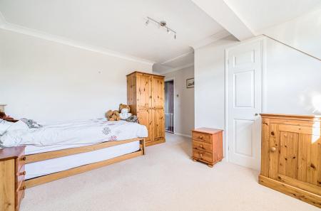 1353792-11-68ce90...