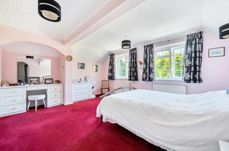 1353792-15-68ce90...