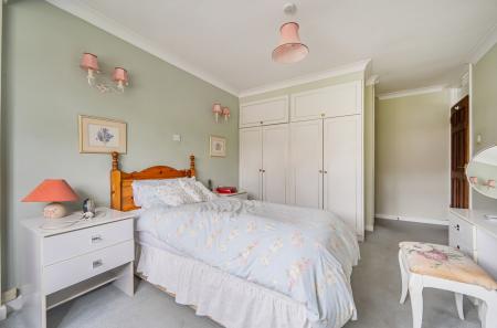 1422789-11-69aaf8...