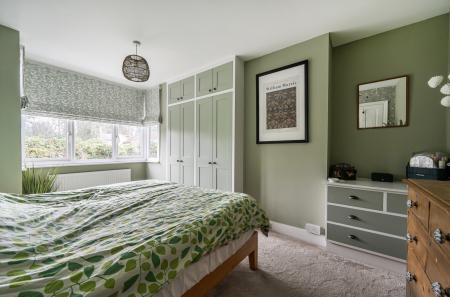 1422000-10-69aaae...