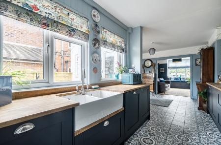 1422000-19-69aaaf...