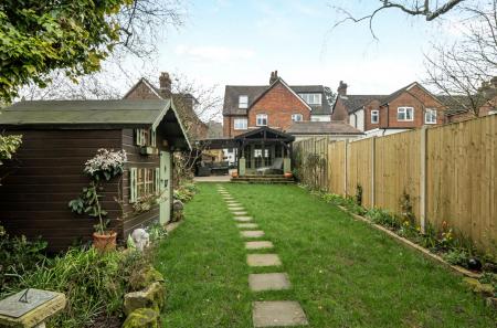 1422000-4-69aaae9...