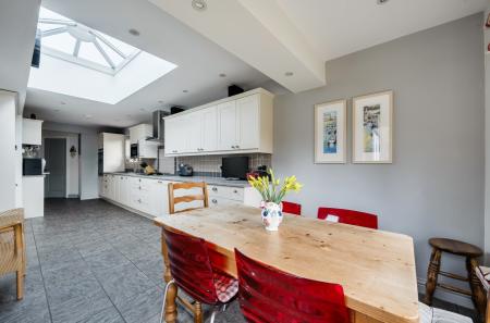 1423477-9-69b04cf...