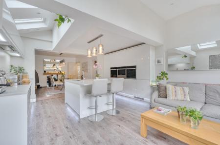 1370236-31-68f224...