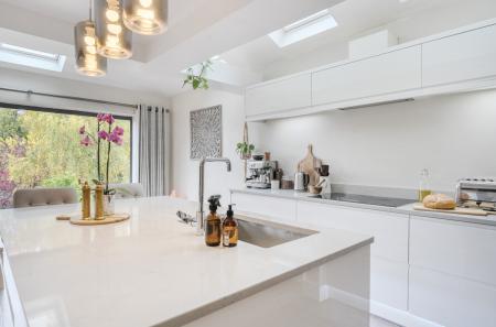 1370236-29-68f224...