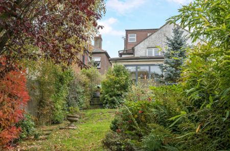 1370236-1-68f2213...