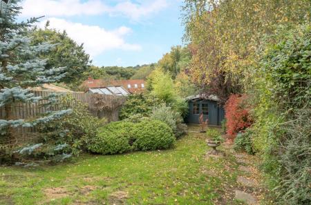 1370236-4-68f2215...