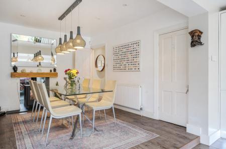 1370236-32-68f224...