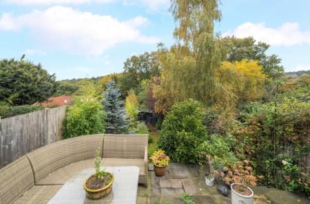 1370236-6-68f2216...