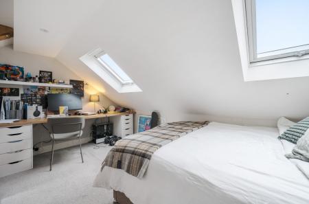 1370236-10-68f221...