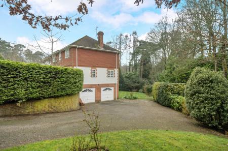 1422206-3-69aea15...