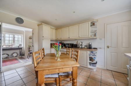 1422206-16-69aeb2...