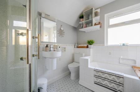 1429241-16-69baea...